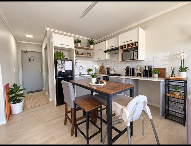 2 BEDROOM APARTMENT FOR SALE IN TABLE VIEW